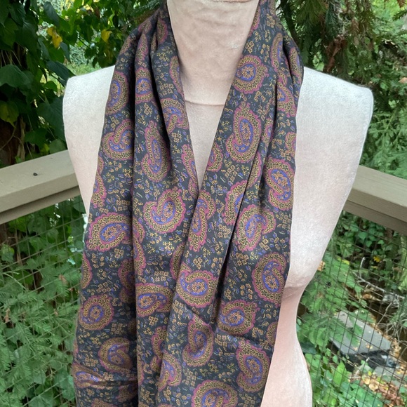 Nick & Nora reversible oblong wool paisley black brown purple winter 14” x  56” - Picture 4 of 10